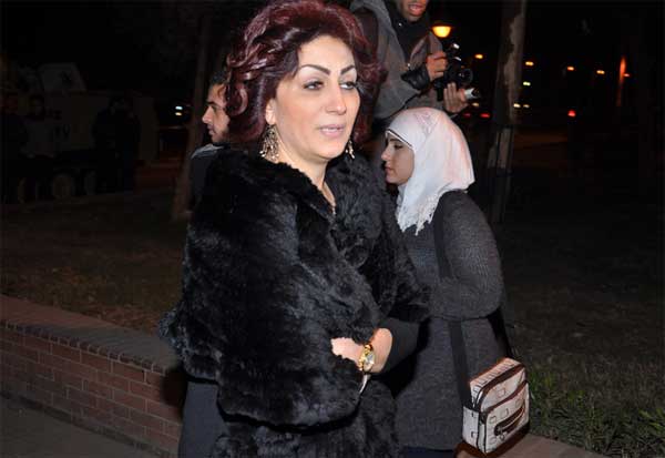 وفاء عامر - عزاء والد شيري عادل