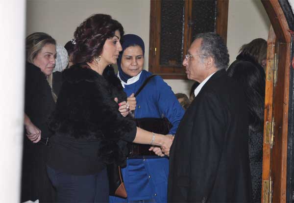 ممدوح حمزة ووفاء عامر - عزاء والد شيري عادل