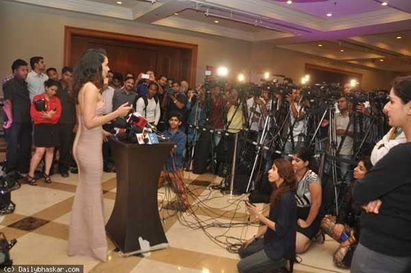 كانجانا يشع ثقة أثناء احتفالها بنجاح فيلم&laquo; Queen  &raquo;.. صور