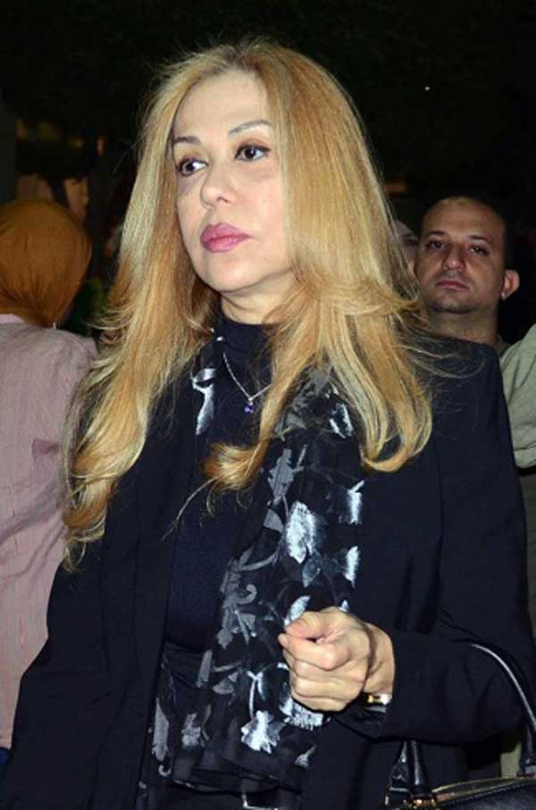 حشد من النجوم في عزاء