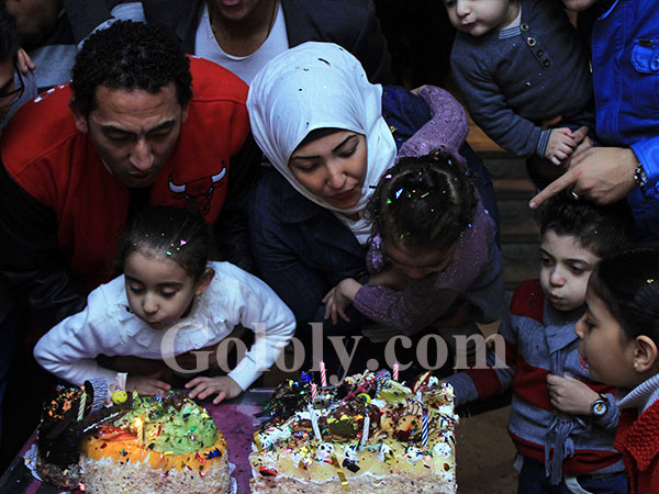 شحتة كاريكا يحتفل بعيد ميلاد بناته