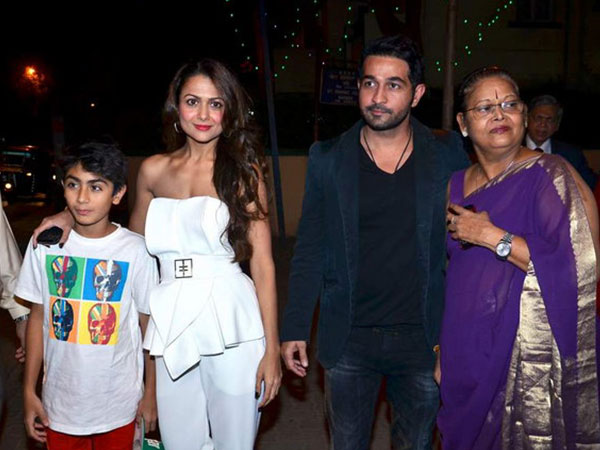 كارينا كابور مُطاردة من أطفال الشوارع في قداس عيد الميلاد.. صور