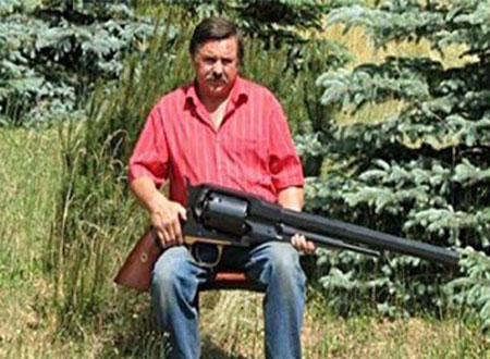 أكبر مسدس في العالم مصنوع يدويً.. صور وفيديو