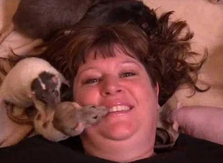 امراة تعشق الفئران