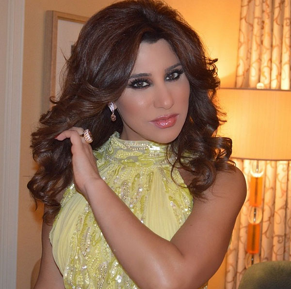 جولولي نجوى كرم تضيء أمريكا بإطلالتين تشع بهما جمالاً