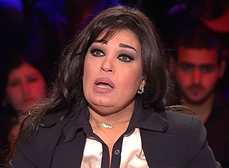فيفي عبده ترفع شعار «يا لهووي» وتنهار في أولى حلقات رامز قرش البحر