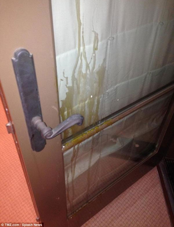 الشرطة تفتش منزل جاستن بيبر وتعتقل صديقه لحيازة الكوكايين