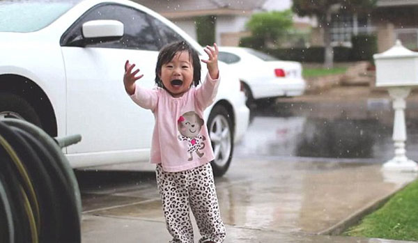 ترى المطر لاول مرة