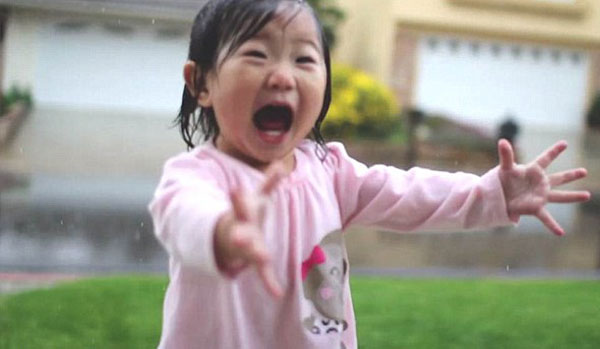 ترى المطر لاول مرة