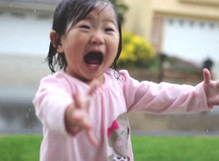 ترى المطر لاول مرة