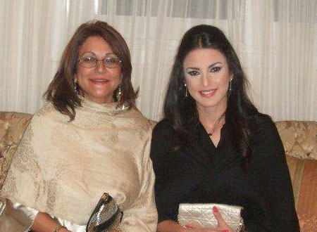 بالصور تحتفل بعيد الأم بصور بالصور تحتفل بعيد الأم بصور