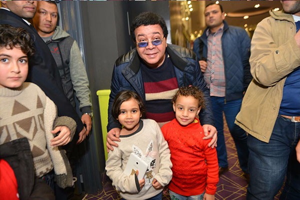 احمد ادم يحتفل بـ القرموطى مع الجمهور