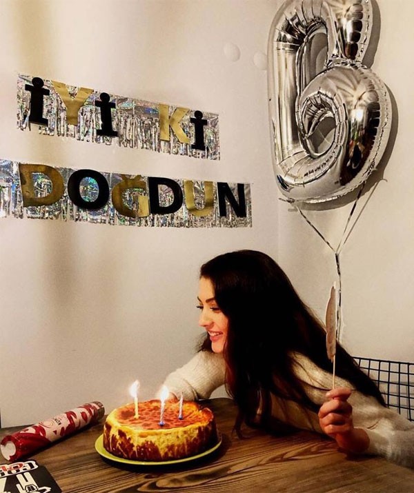 جولولي بعد انفصالها عن حبيبها.. بورجو أوزبيرك وحيدة في