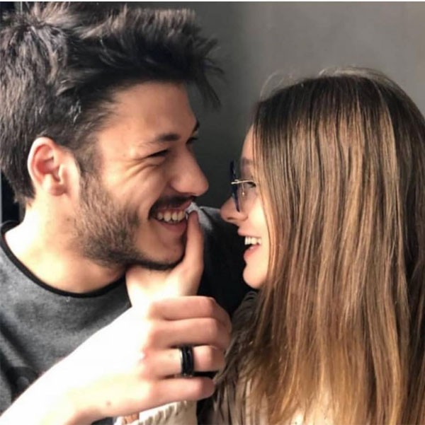 جولولي النجمة التركية ميراي دانر تحتفل بعيد ميلادها