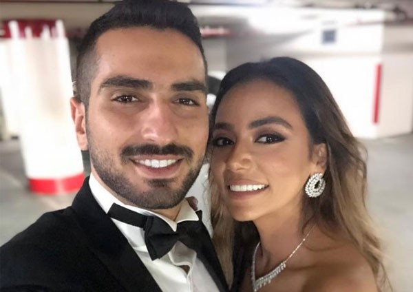 محمد الشرنوبي وخطيبته سارة الطباخ