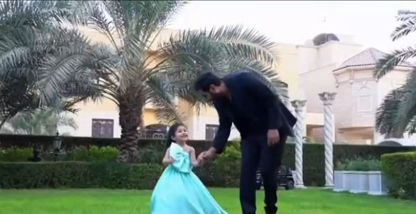 عبدالله بوشهري وابنته