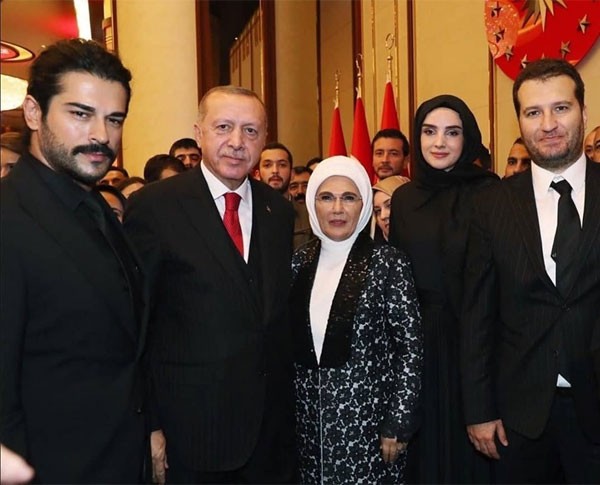 أشهر الممثلين الأتراك في قصر الرئيس أردوغان (صور) 38