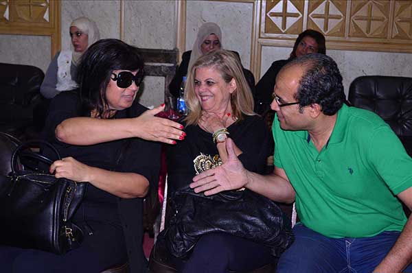 عزاء والدة سيمون