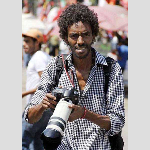 شبيه محمد منير