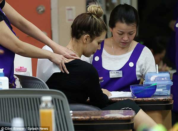 كيم كاردشيان بدون ماكياج