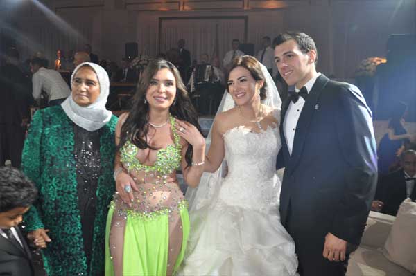 جولولي | بالصور: زفاف دنيا سمير غانم بحضور كوكبة من النجوم