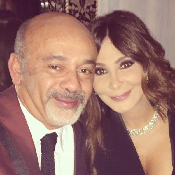 بالصور إليسا ترتدي الهوت شورت