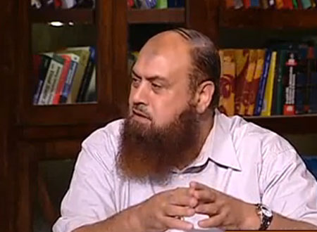 بعد أن وصف مرسي بـ«الكلب».. نبيل نعيم ممنوع من الظهور على التليفزيون