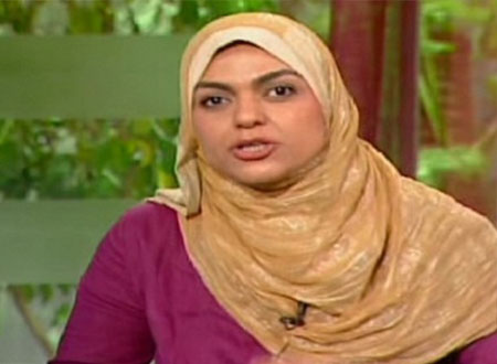 نوارة نجم تعطي درسا لـ «الشحاتين»