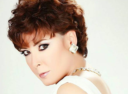 أنوشكا لـGololy: أمضيت 4 سنوات خائفة.. و«نفسي مفتوحة» للمسرح