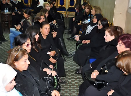 عزاء الفنانة زيزي البدراوي بحضور نجوم الفن.. صور
