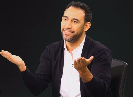 عمرو مصطفى يعلن تصفية خلافاته مع الهضبة