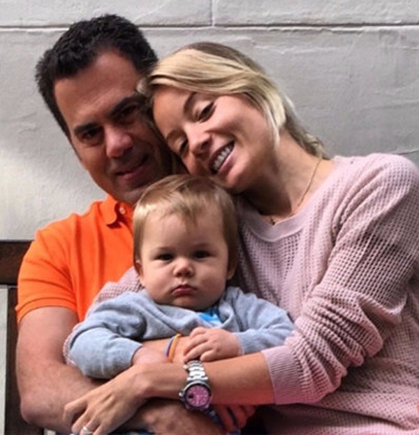 نجل النجمة التركية بادي ابشجيل يحرجها أمام الصحفيين (صور) 5 بادي ابشجيل