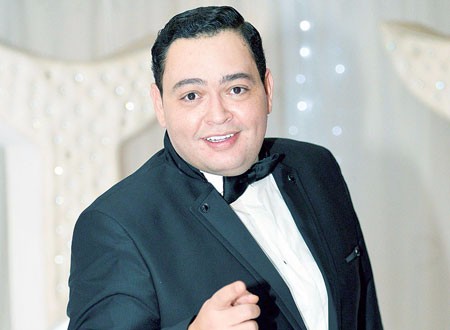 أحمد رزق يجهز لمسلسل «بخط الإيد»