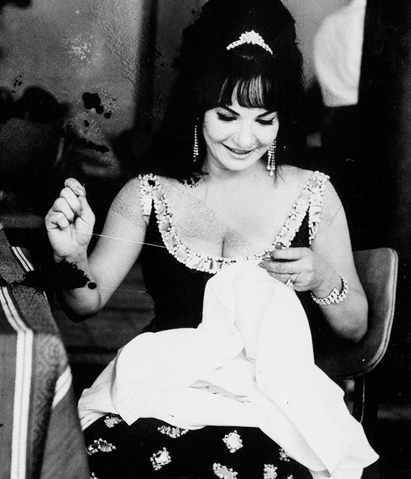 شادية نصف ساعة جواز
