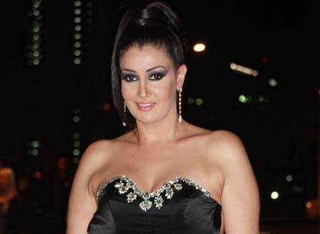 غادة عبدالرازق سيدة شعبية في «سلطانة المعز»