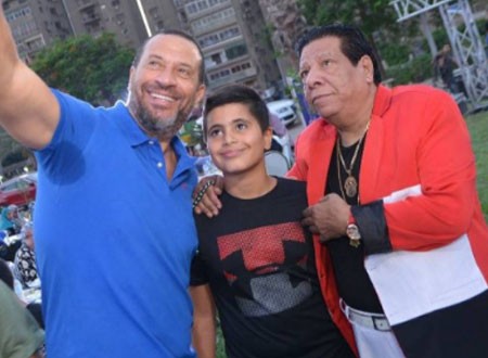 ماجد المصري وشعبان عبدالرحيم في حفل إفطار جماعي لليتامى والمسنين.. صور