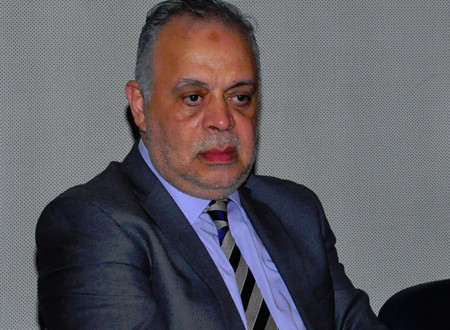 نقيب الممثلين يحذر من التعامل مع حسن شاكوش