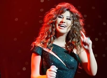 نجوى كرم ترد على منتقديها بعد احتفالها بالكشف عن جنس مولود صديقتها
