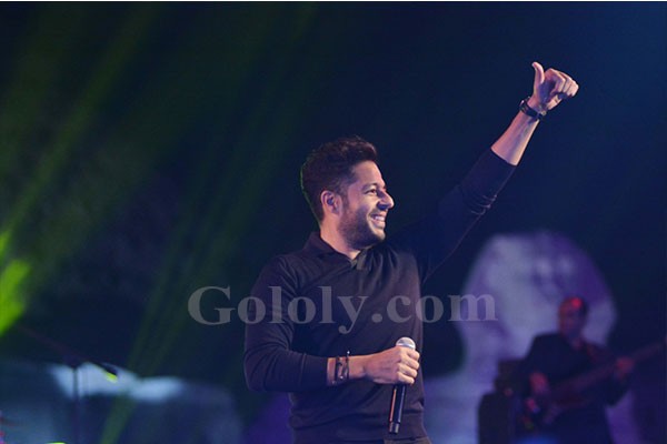 محمد حماقي يتألق بحفل عالمي علي سفح الاهرامات