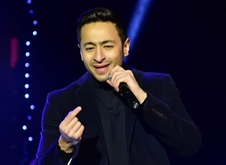 حمادة هلال يتحدى إصابته ويمارس هوايته في العزف.. فيديو حمادة هلال يتحدى إصابته ويمارس هوايته في العزف.. فيديو