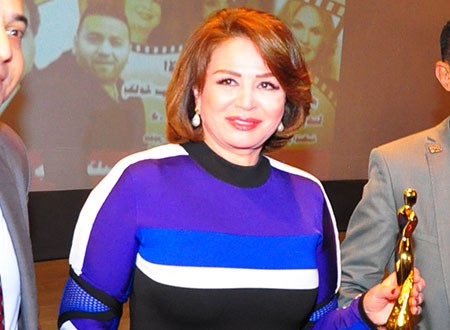 إلهام شاهين تدخل «حظر تجول»