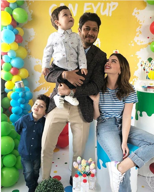 الفنانة التركية بيلين كارهان تحتفل بعيد ميلاد ابنها الخامس (صور) 4 بيلين كارهان