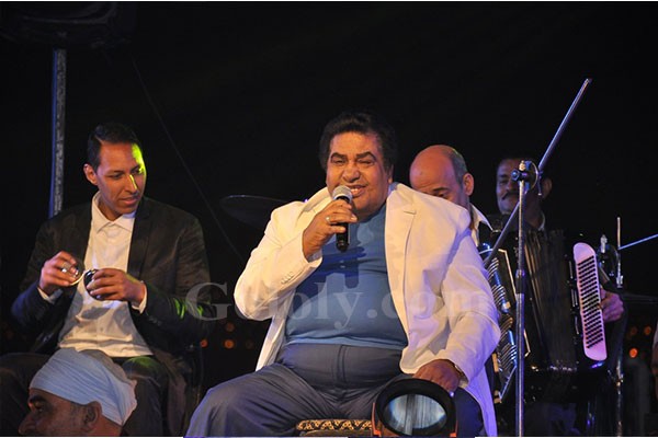 مواويل احمد عدوية تشعل خيمة كابستون بالشيخ زايد