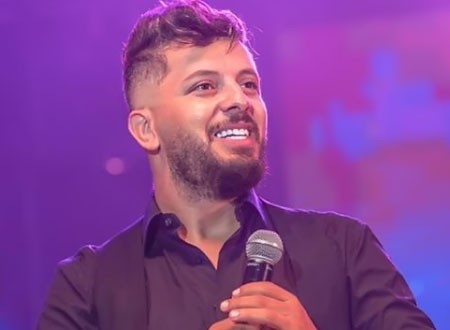 الفنان المغربي حاتم عمور يكشف تطورات حالة زوجته بعد إصابتها بالسرطان