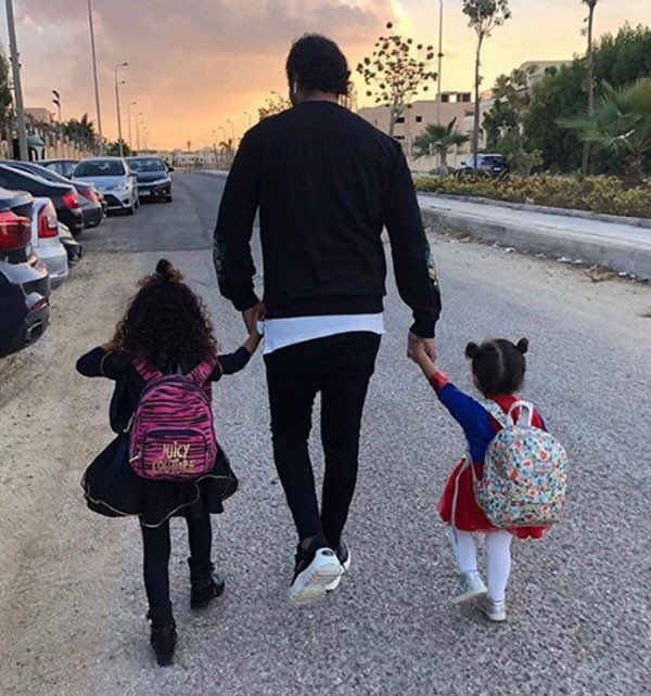 كريم فهمي وابنته