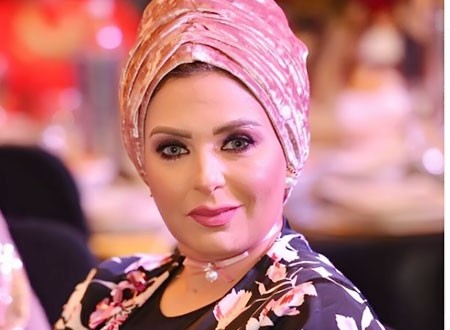 صابرين في أحدث ظهور بعد تخليها عن الحجاب تحصل على جائزة أفضل ممثلة.. صور