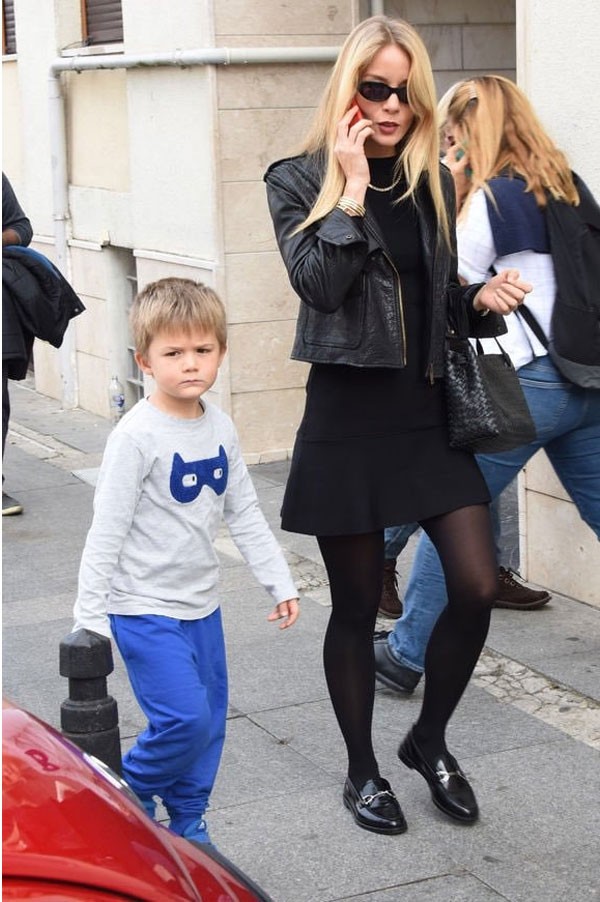 نجل النجمة التركية بادي ابشجيل يحرجها أمام الصحفيين (صور) 4 بادي ابشجيل