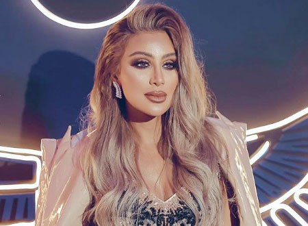 مايا دياب تحذف كل صورها على انستجرام وتبدأ عامها الجديد بـ«بالطو وشراب».. صور