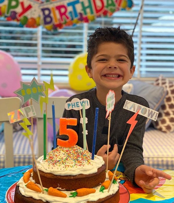 الفنانة التركية بيلين كارهان تحتفل بعيد ميلاد ابنها الخامس (صور) 2 بيلين كارهان