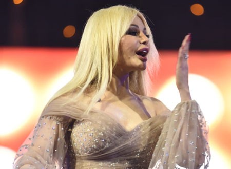 إليسا وهيفاء وهبي ونجوم لبنان يخوضون تحدي الخير للمتضررين من كورونا